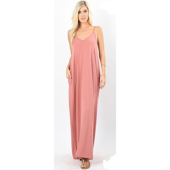 Dresses & Skirts - 🎈SALE🎈 Ash Rose Solid Maxi Dress w/ Side Pockets